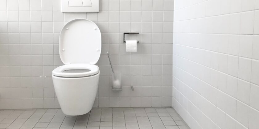 FIVE SIGNS YOUR TOILET NEEDS REPLACING