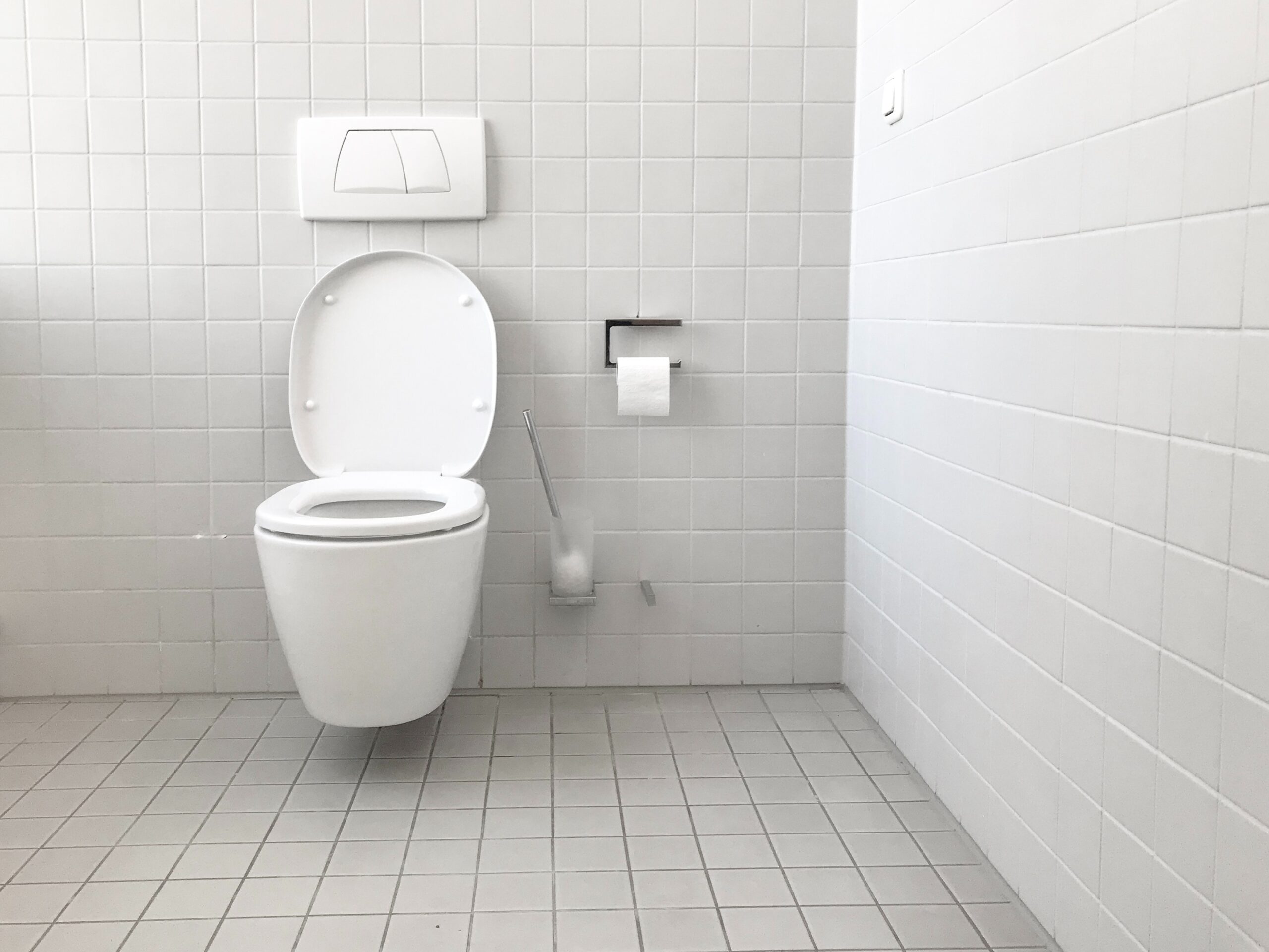 FIVE SIGNS YOUR TOILET NEEDS REPLACING
